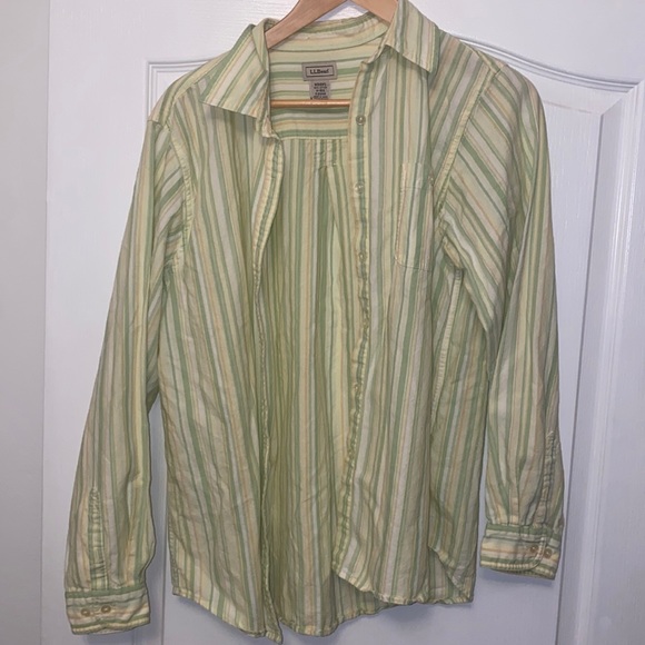 L.L. Bean Tops - LL Bean 100% Cotton Button Down Blouse